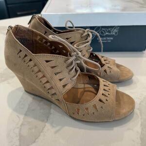 Jaclyn Smith Effie Taupe Lace Up Back Zip Wedge Sandals Women's 7M Tan Summer